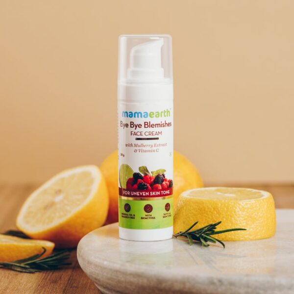 mamaearth Bye Bye Blemishes Face Cream for Reducing Pigmentation 30ml - Image 2