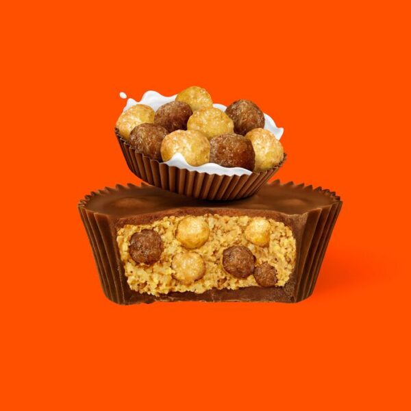 Reese's Big Cup Stuffed with REESE's Puffs Milk Chocolate Peanut Butter Cups Candy, Pack 1.2 oz - Image 3