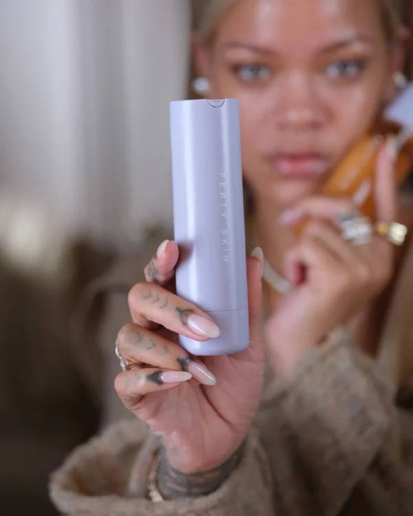 Fenty Skin Hydra Vizor Broad Spectrum Mineral SPF 30 Sunscreen Moisturizer - Image 4