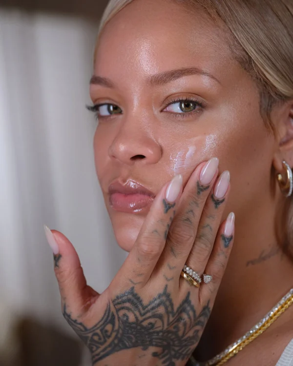 Fenty Skin Hydra Vizor Broad Spectrum Mineral SPF 30 Sunscreen Moisturizer - Image 3