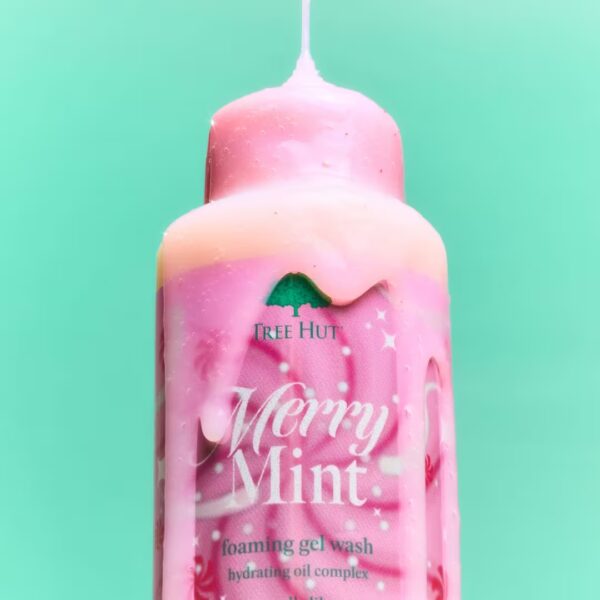 Tree Hut  Merry Mint Foaming Gel Body Wash 18oz - Image 2